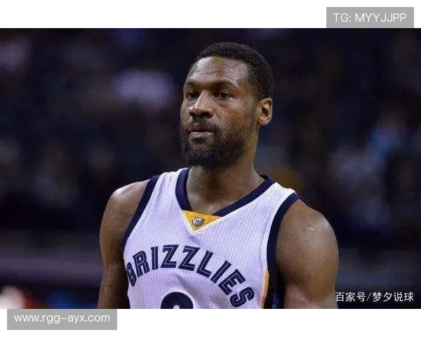 皮克防守功力再被热议，老将站位意识仍是后防关键